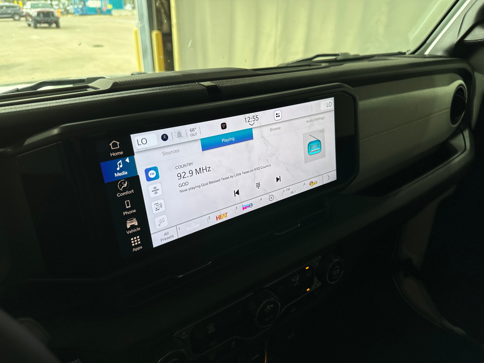 Thumbnail: 2025 Jeep Gladiator - 4