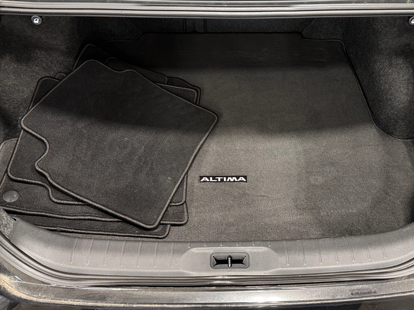 Thumbnail: 2019 Nissan Altima - 7