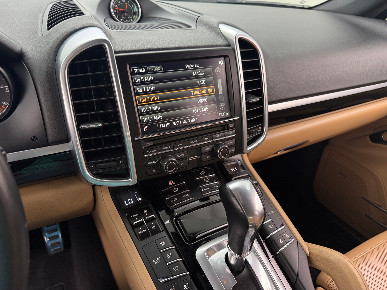 Thumbnail: 2016 Porsche Cayenne - 3