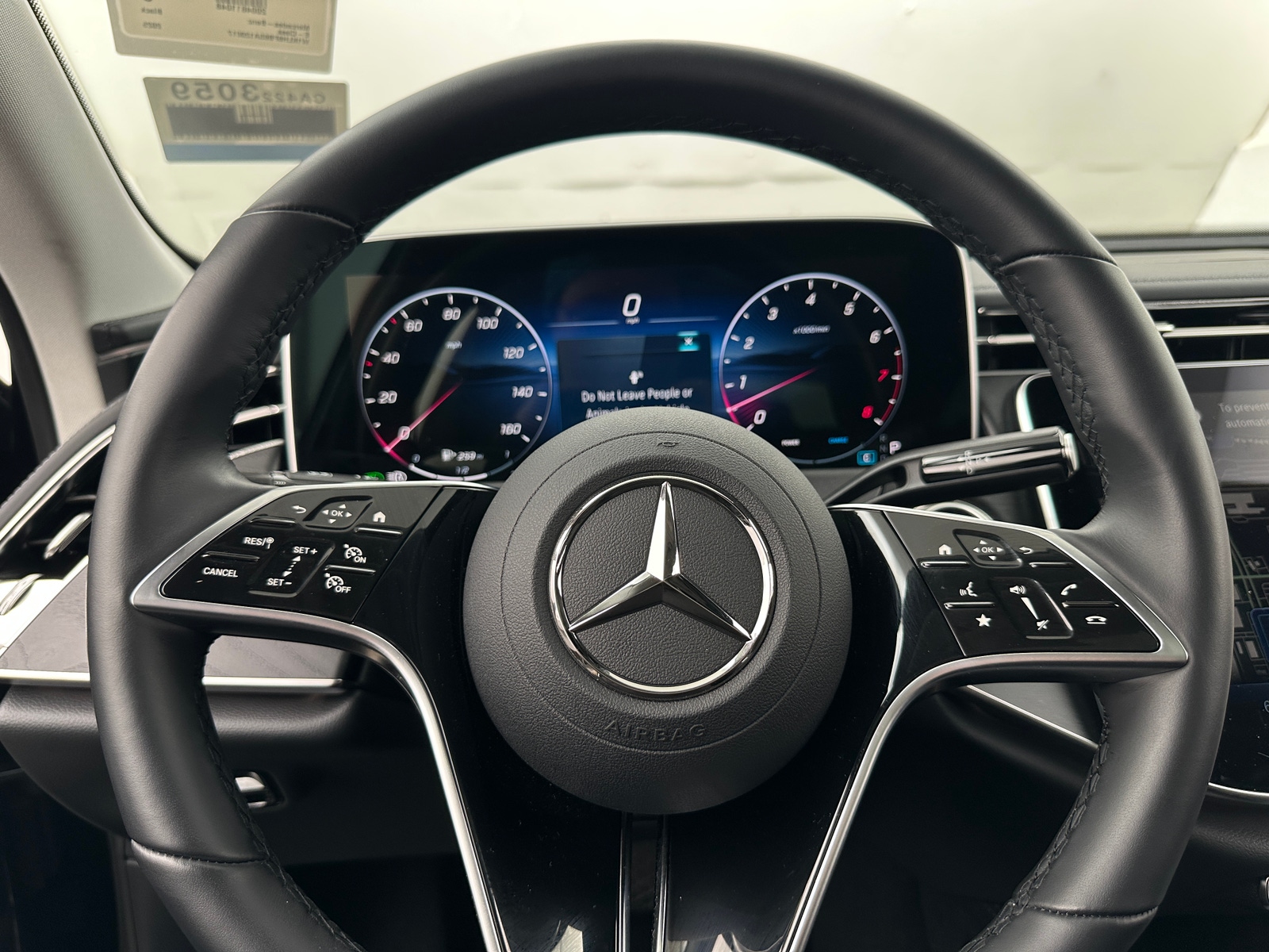 Thumbnail: 2025 Mercedes-Benz E-Class - 4