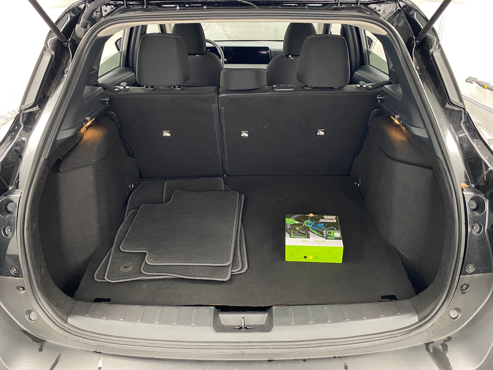 Thumbnail: 2025 Nissan Kicks - 7