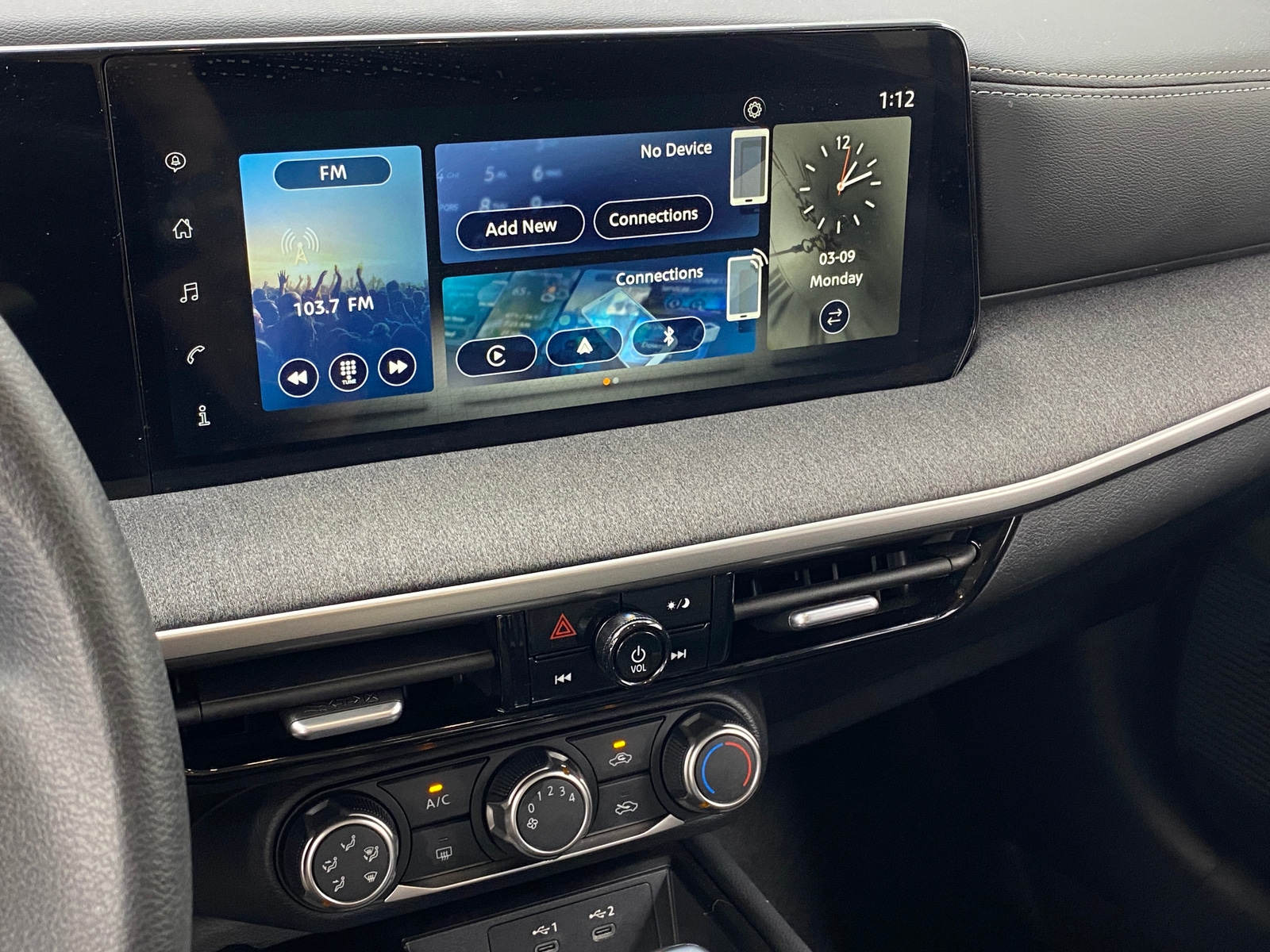 Thumbnail: 2025 Nissan Kicks - 4