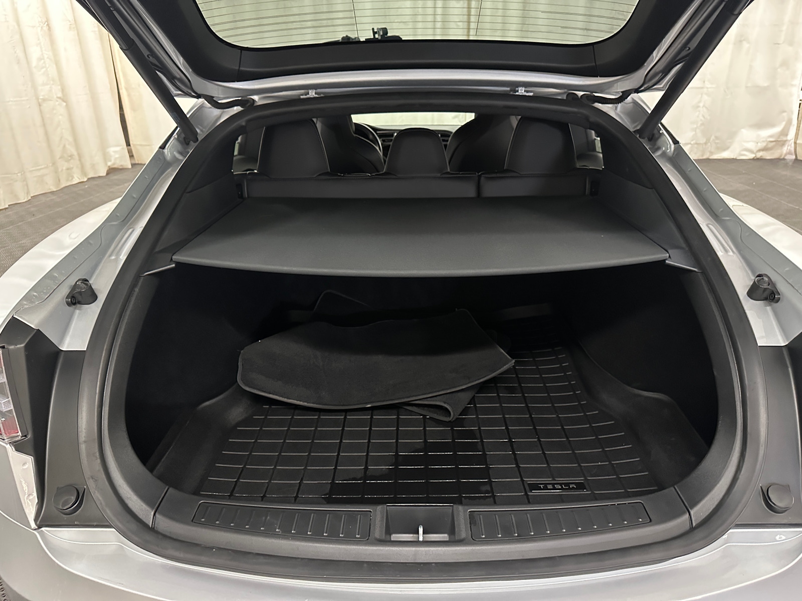 Thumbnail: 2018 Tesla Model S - 6