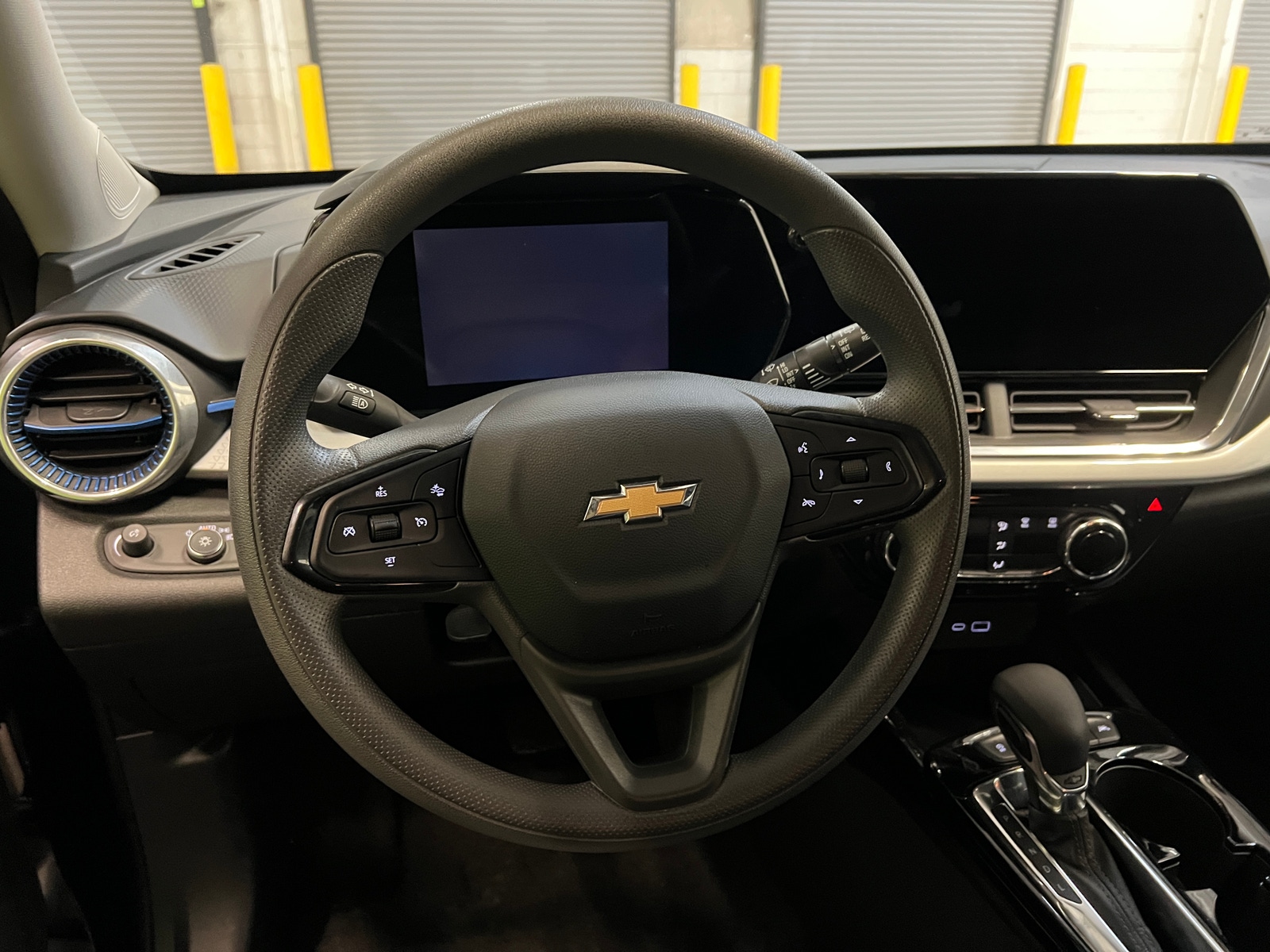 Thumbnail: 2025 Chevrolet Trax - 5