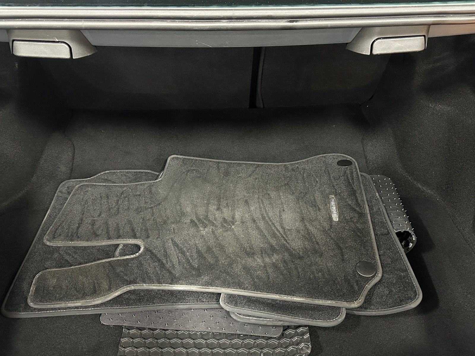 Thumbnail: 2014 Mercedes-Benz C-Class - 6