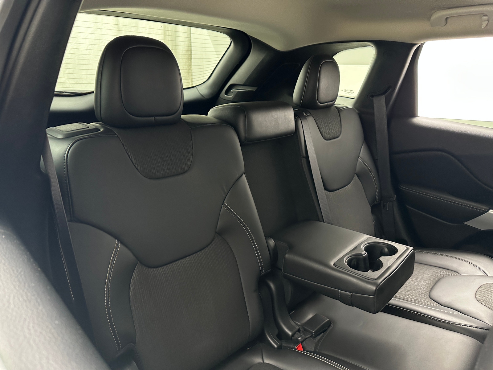 Thumbnail: 2018 Jeep Cherokee - 6