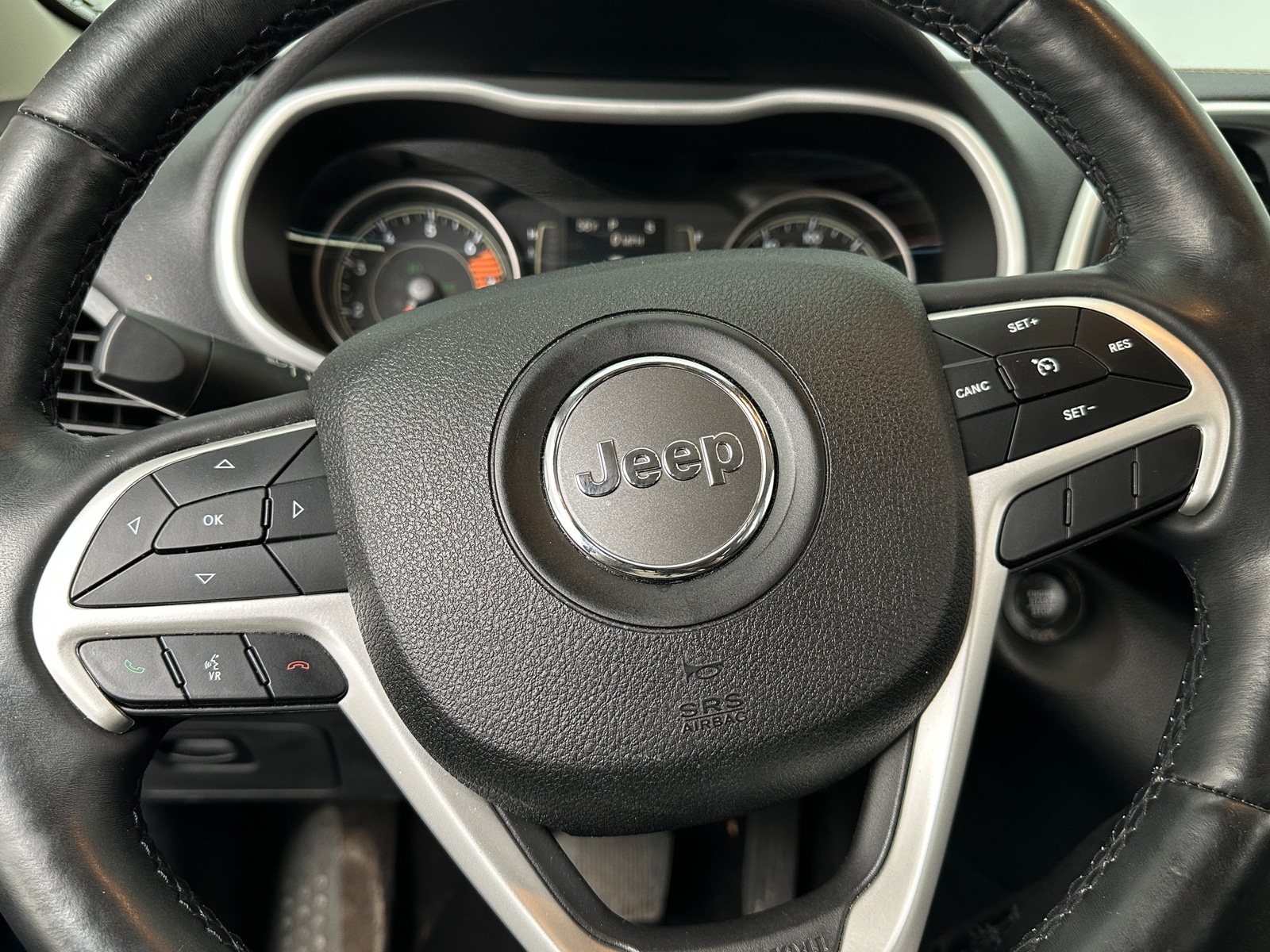 Thumbnail: 2018 Jeep Cherokee - 5