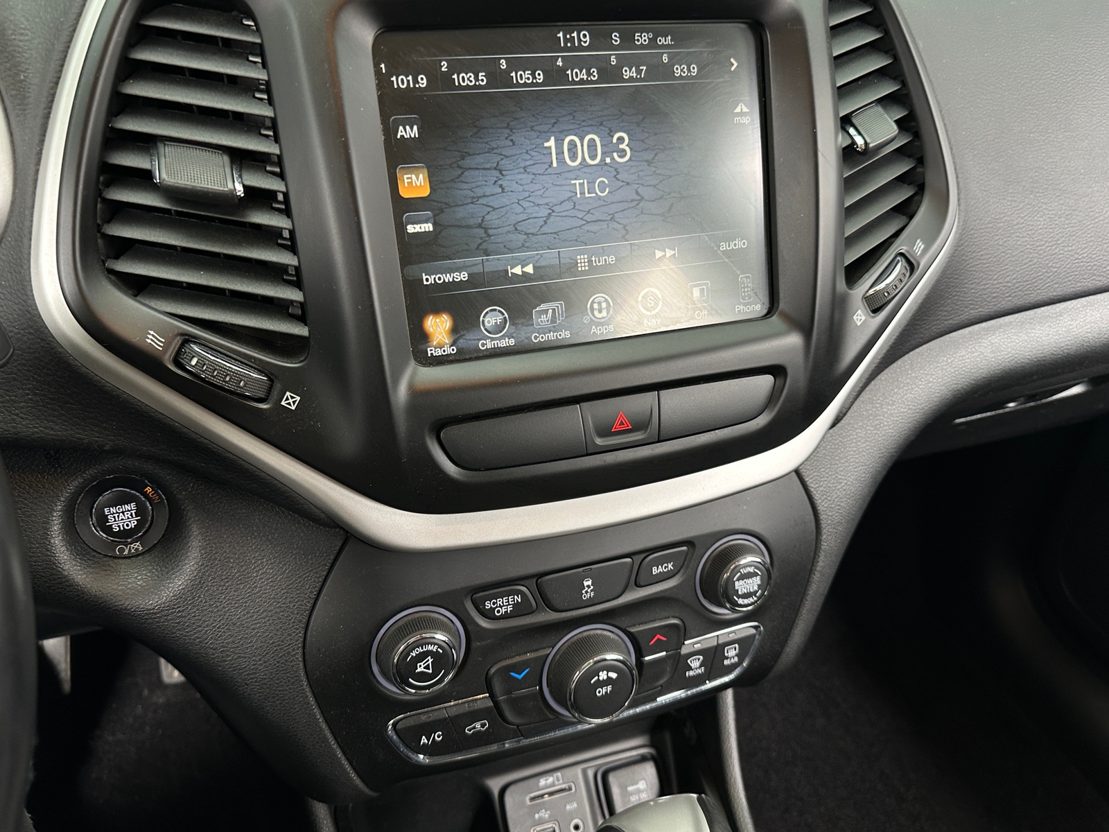 Thumbnail: 2018 Jeep Cherokee - 4