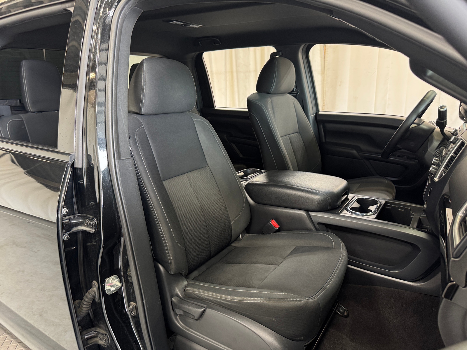 Thumbnail: 2019 Nissan Titan - 2