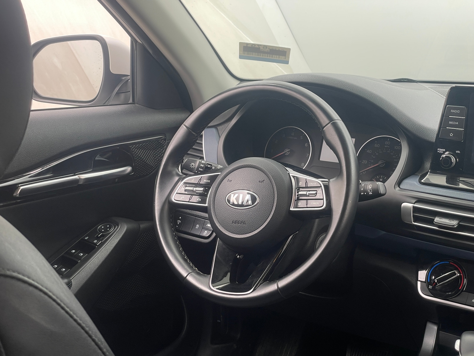 Thumbnail: 2021 Kia Seltos - 4