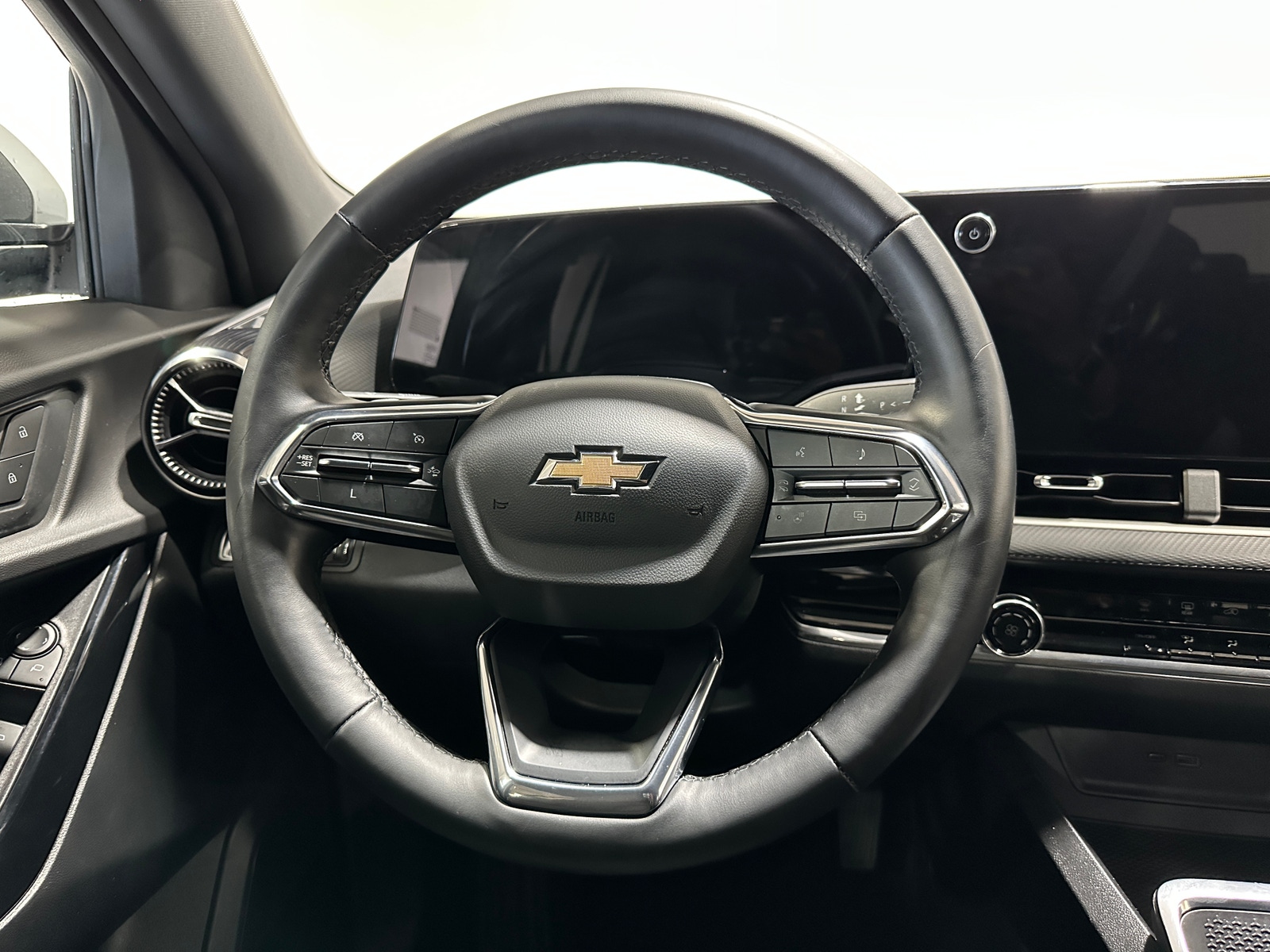 Thumbnail: 2025 Chevrolet Equinox - 5