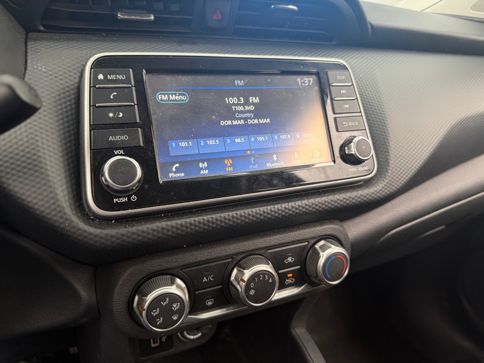 Thumbnail: 2023 Nissan Kicks - 4