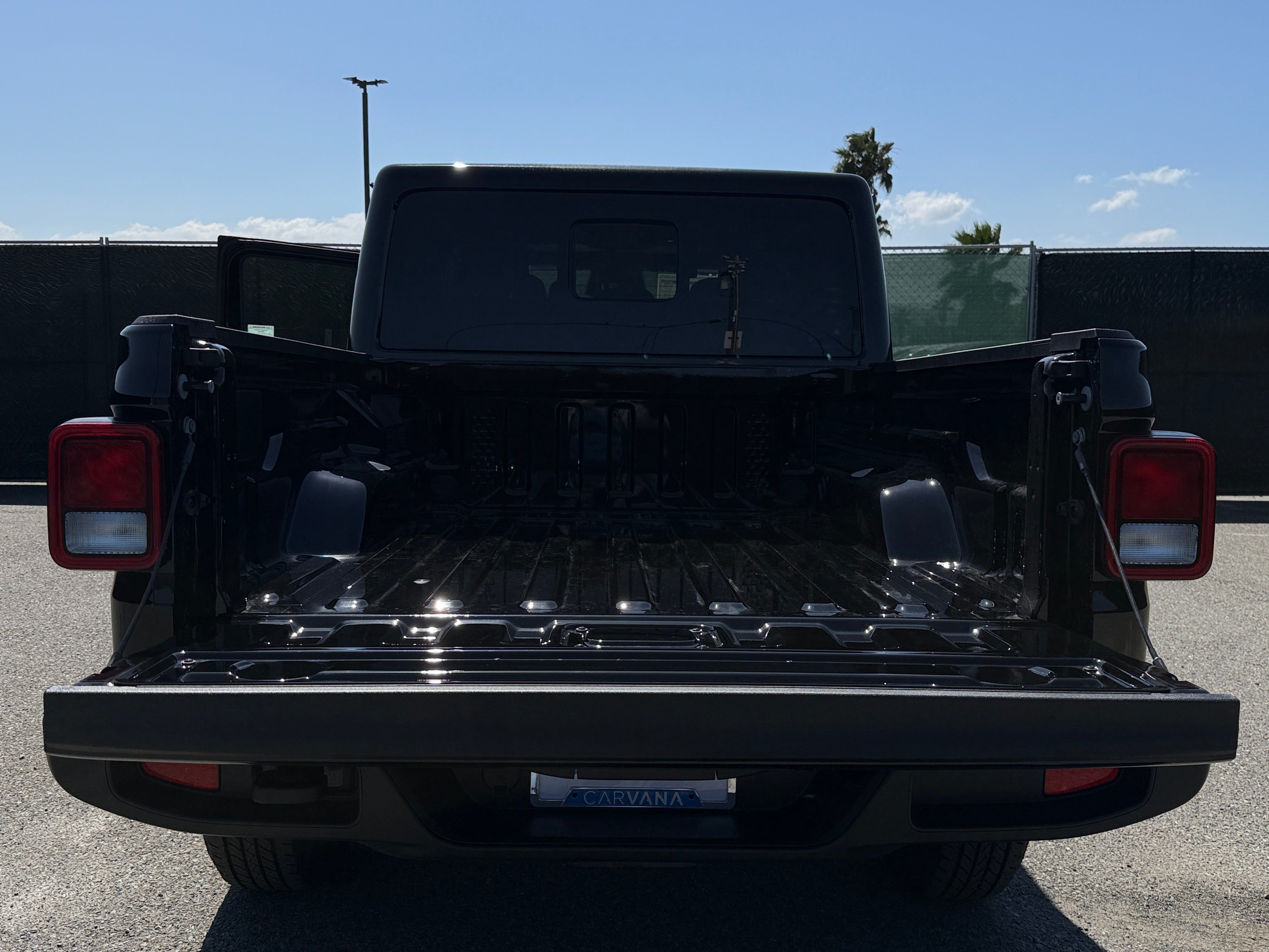 2026 Jeep Gladiator Sport S Auto's photo