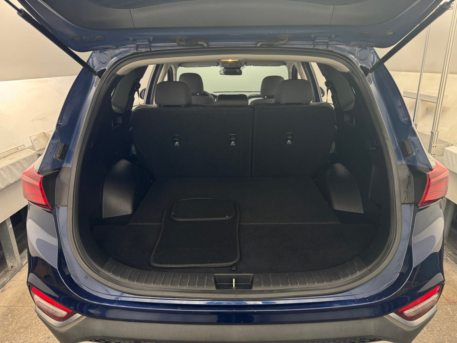 Thumbnail: 2019 Hyundai Santa Fe - 7