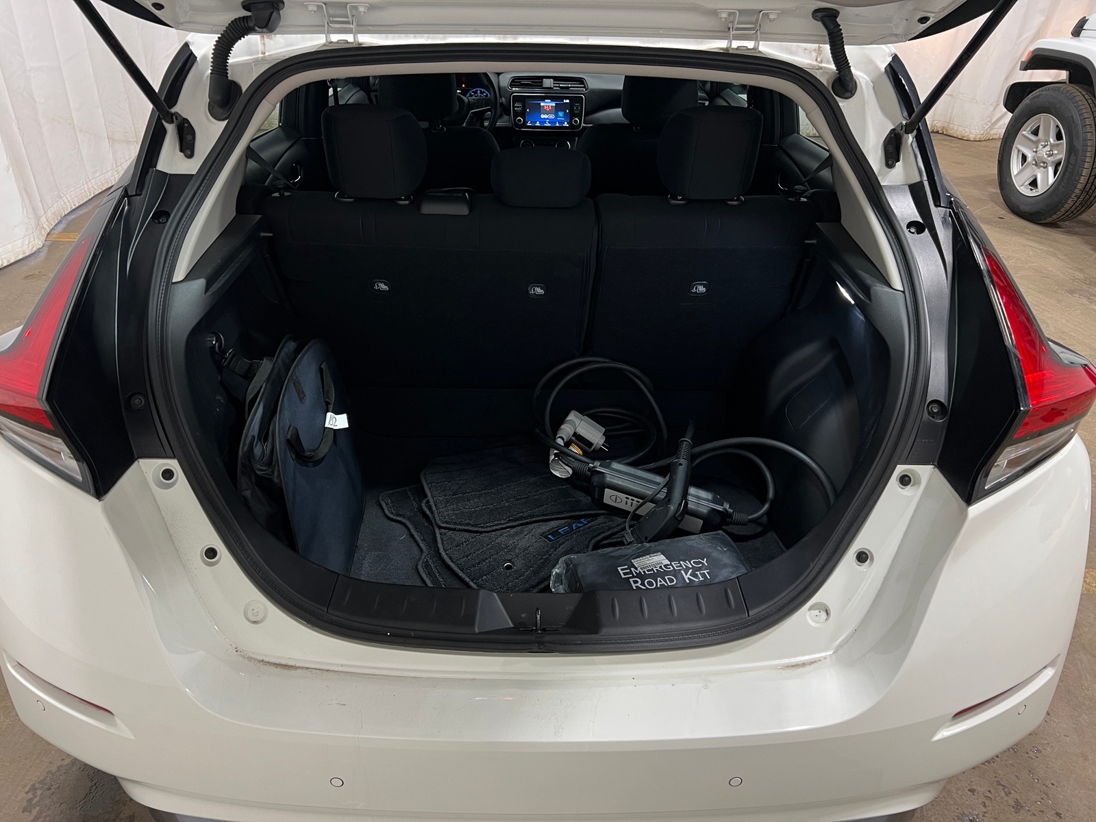 Thumbnail: 2023 Nissan Leaf - 7