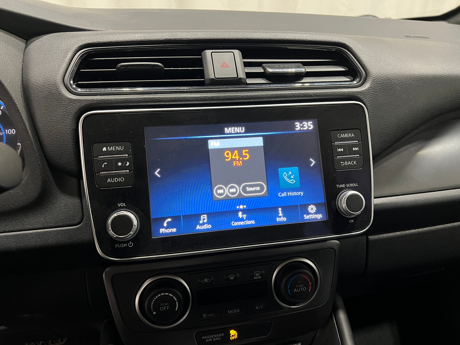 Thumbnail: 2023 Nissan Leaf - 4