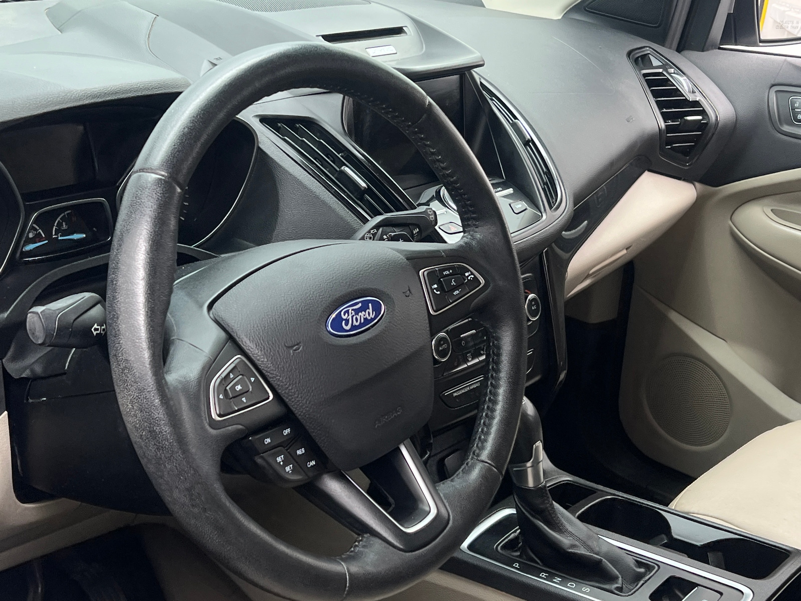 Thumbnail: 2017 Ford Escape - 4