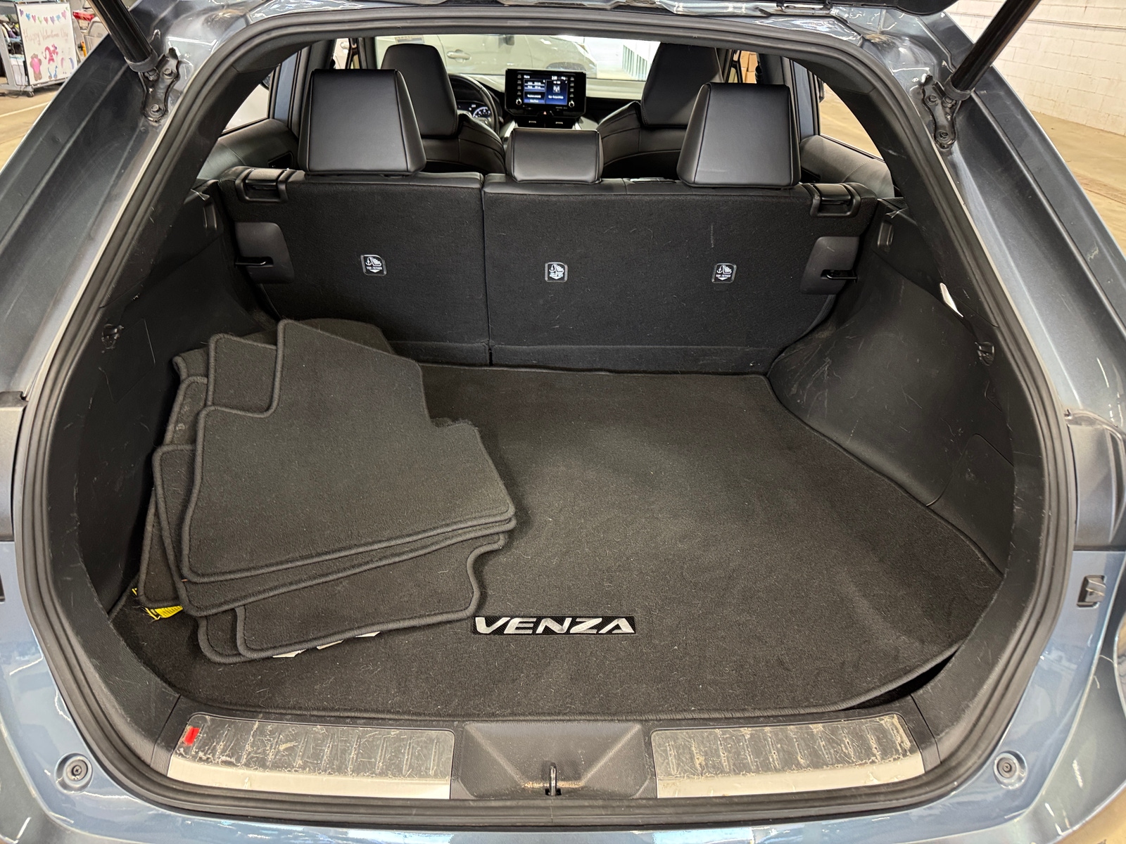 Thumbnail: 2022 Toyota Venza - 6