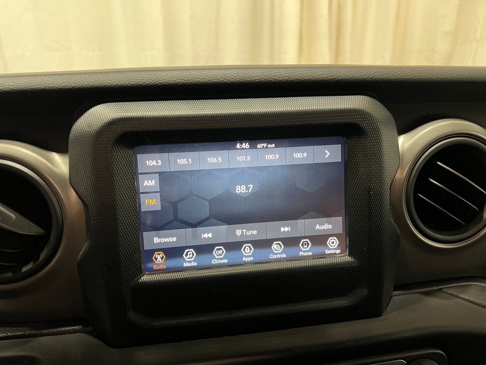 Thumbnail: 2022 Jeep Gladiator - 4