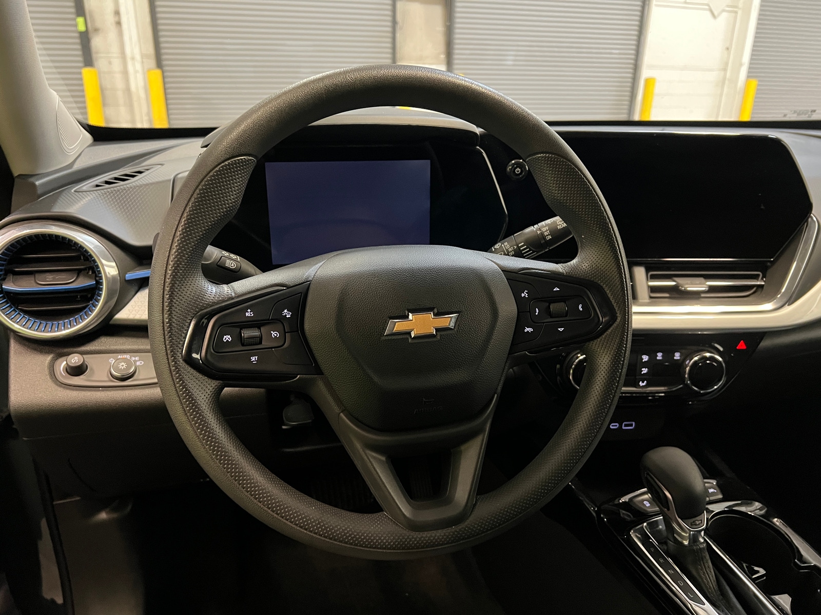 Thumbnail: 2025 Chevrolet Trax - 5