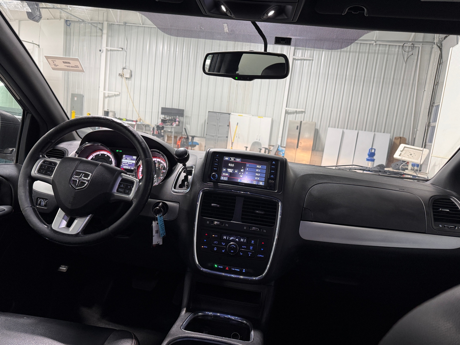 Thumbnail: 2016 Dodge Grand Caravan - 2