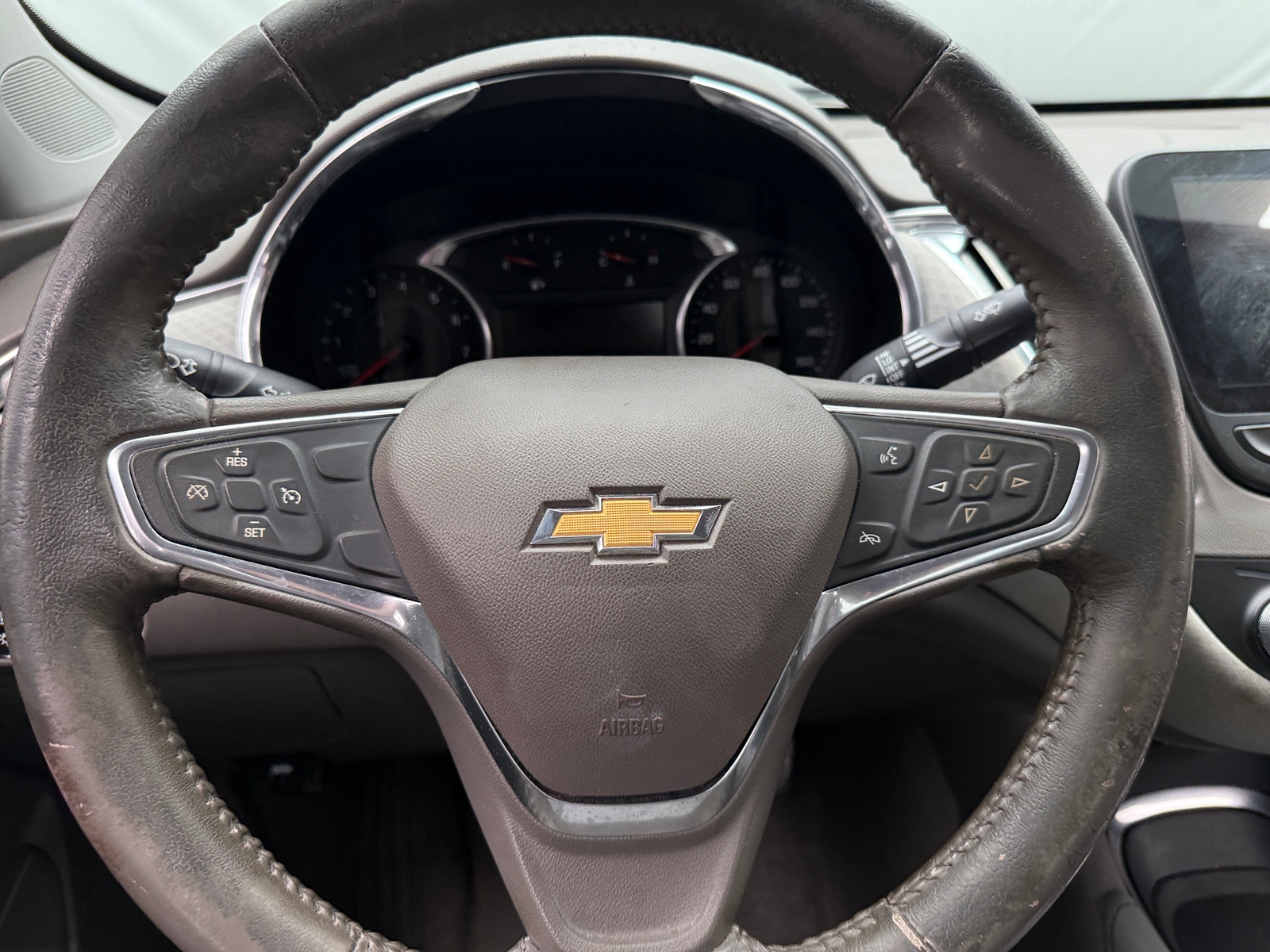 Thumbnail: 2017 Chevrolet Malibu - 5