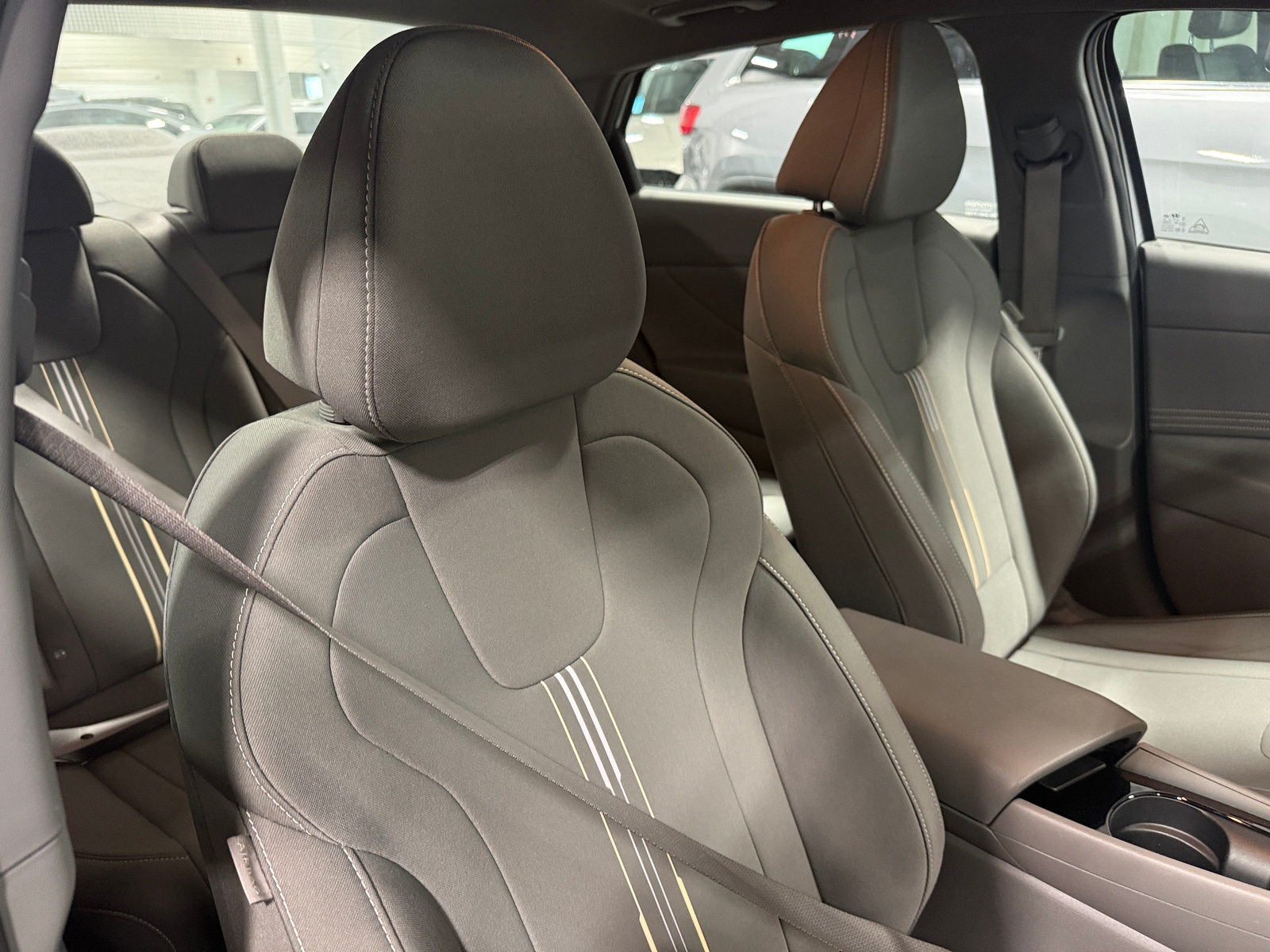 Thumbnail: 2025 Hyundai Elantra - 2