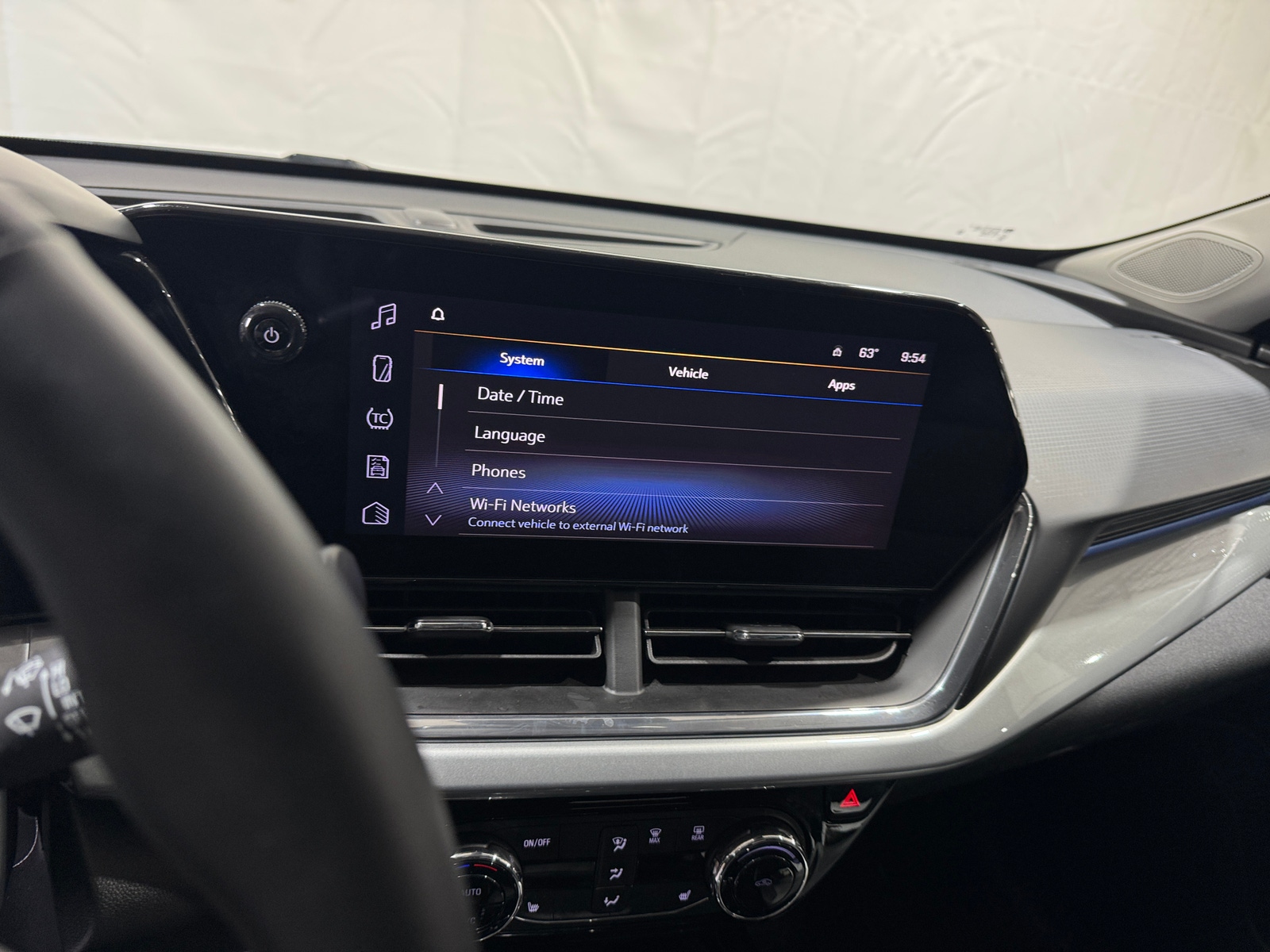 Thumbnail: 2025 Chevrolet Trax - 4