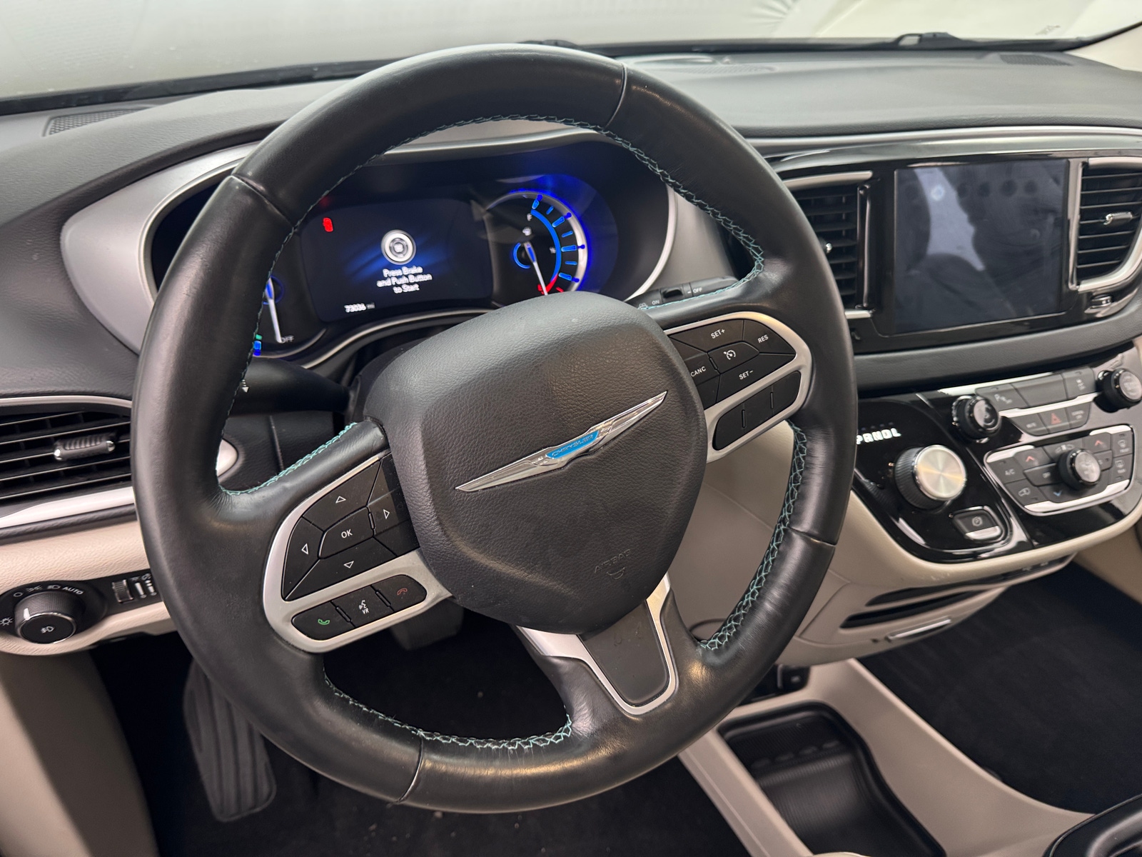 Thumbnail: 2020 Chrysler Pacifica - 4