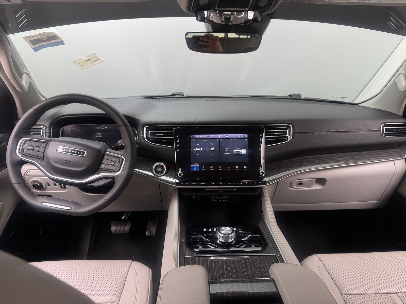 Thumbnail: 2022 Jeep Wagoneer - 2