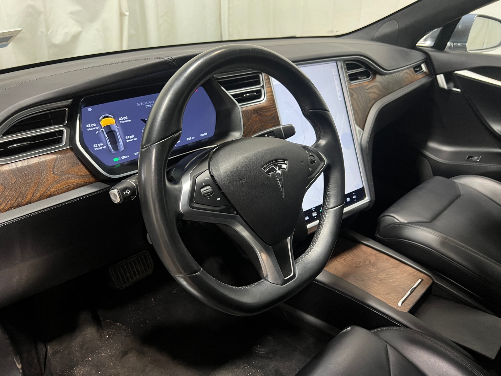 Thumbnail: 2017 Tesla Model S - 4