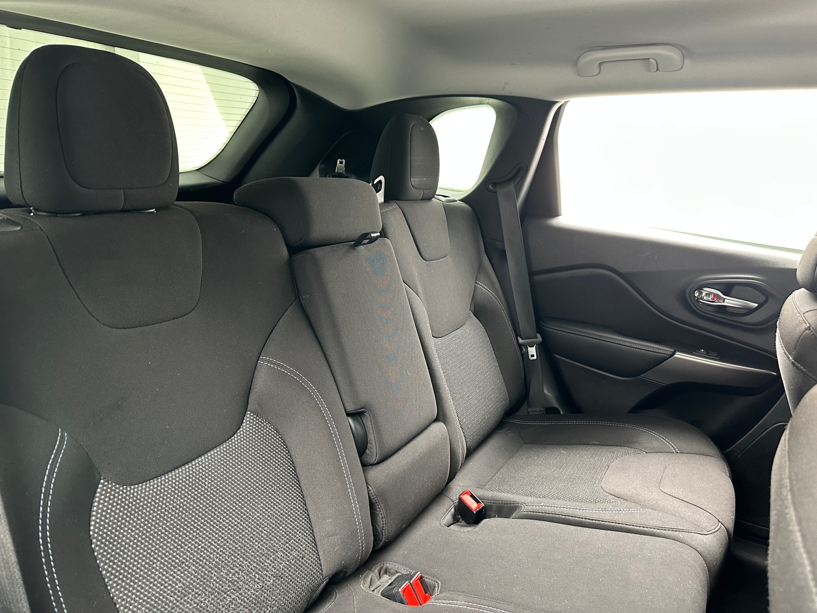 Thumbnail: 2020 Jeep Cherokee - 6