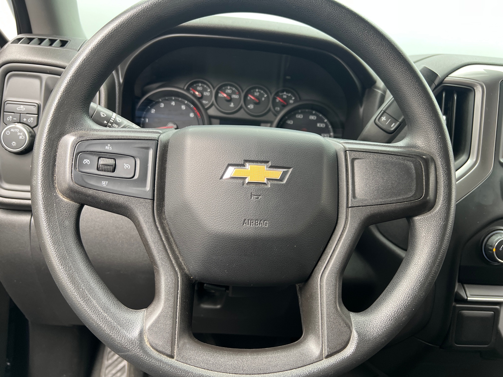 Thumbnail: 2020 Chevrolet Silverado 1500 - 5