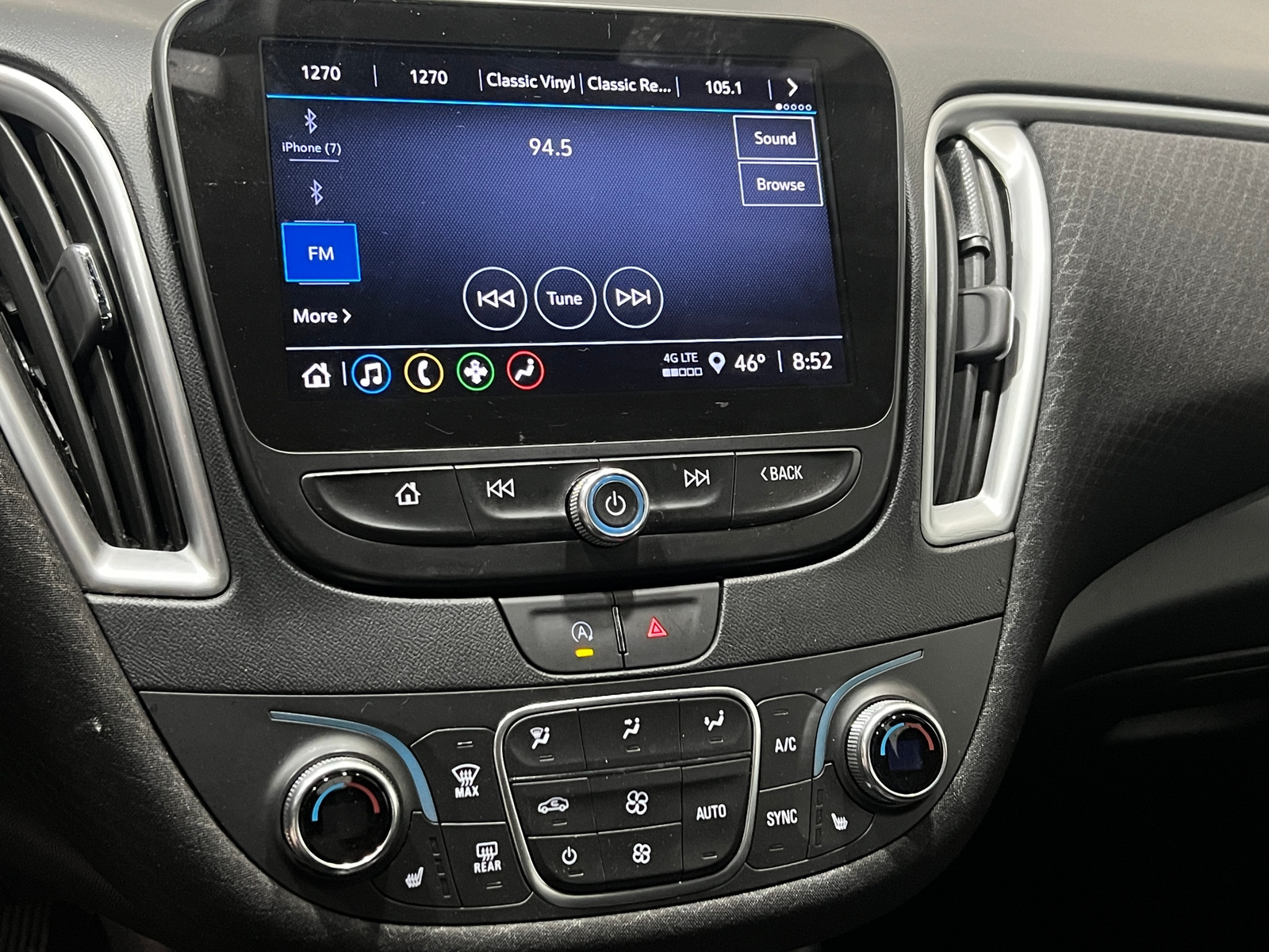 Thumbnail: 2024 Chevrolet Malibu - 4