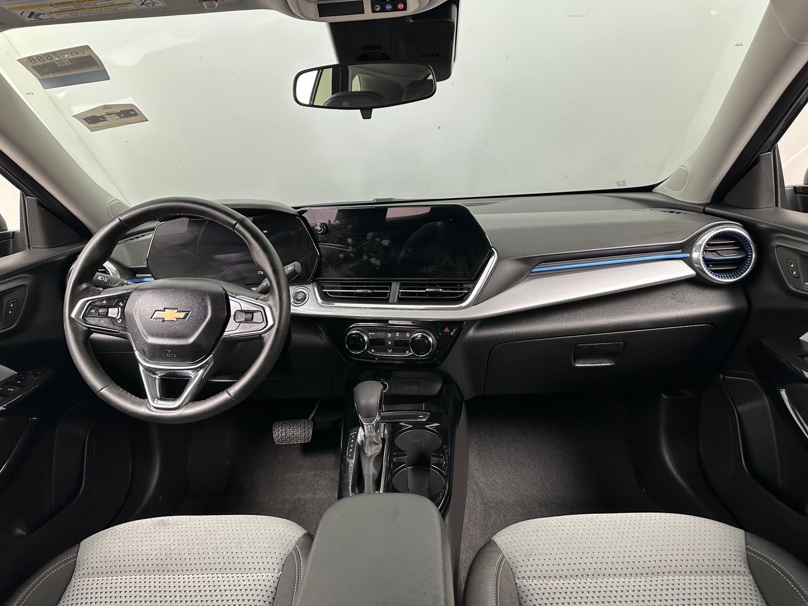 Thumbnail: 2025 Chevrolet Trax - 3