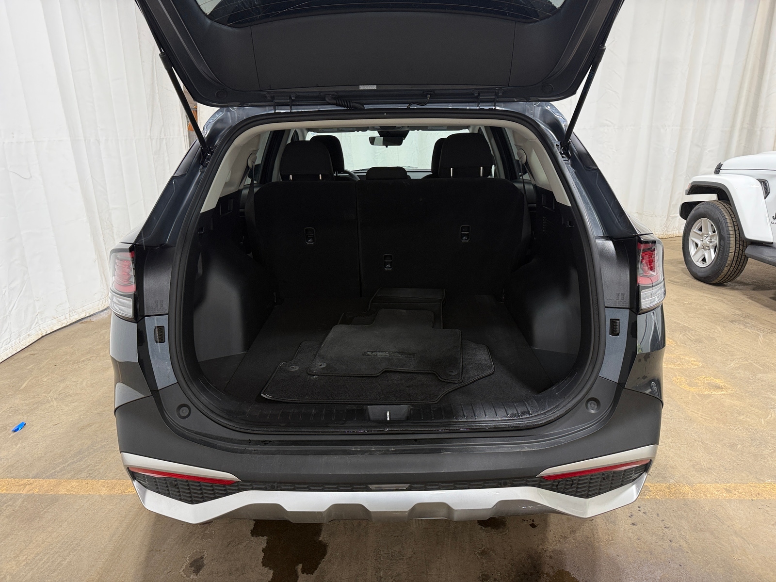 Thumbnail: 2025 Kia Sportage - 7