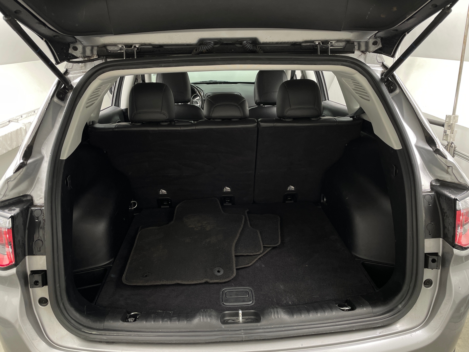 Thumbnail: 2018 Jeep Compass - 7