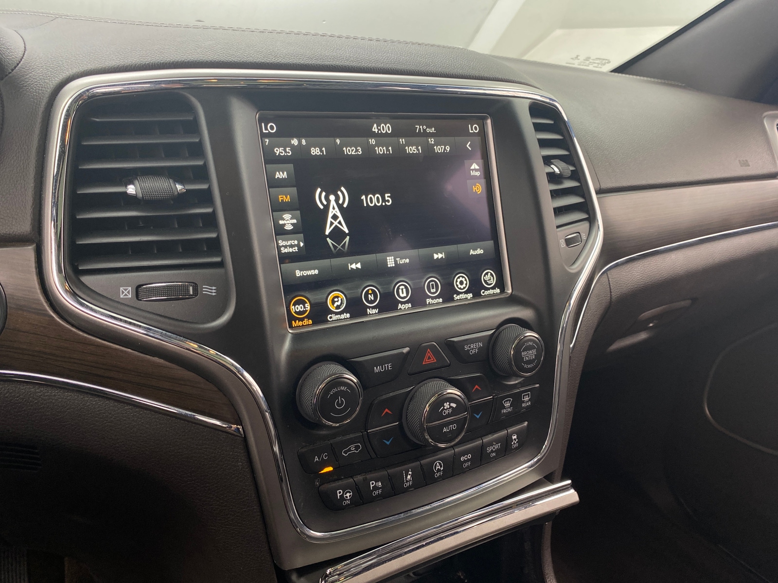 Thumbnail: 2018 Jeep Grand Cherokee - 3