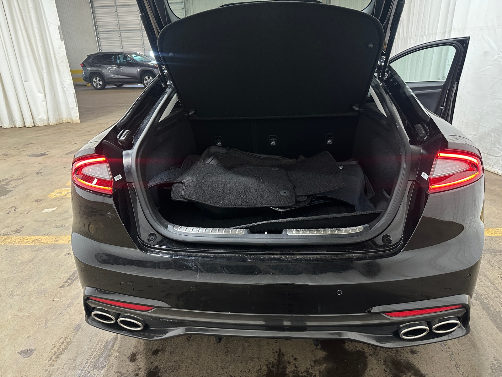 Thumbnail: 2019 Kia Stinger - 6