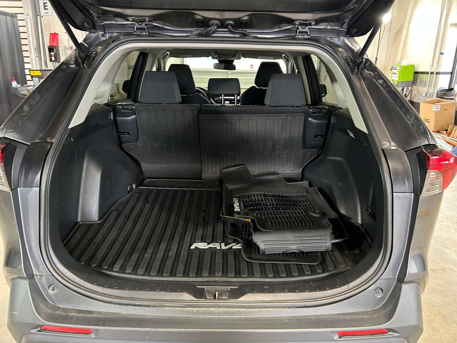 Thumbnail: 2020 Toyota RAV4 - 7