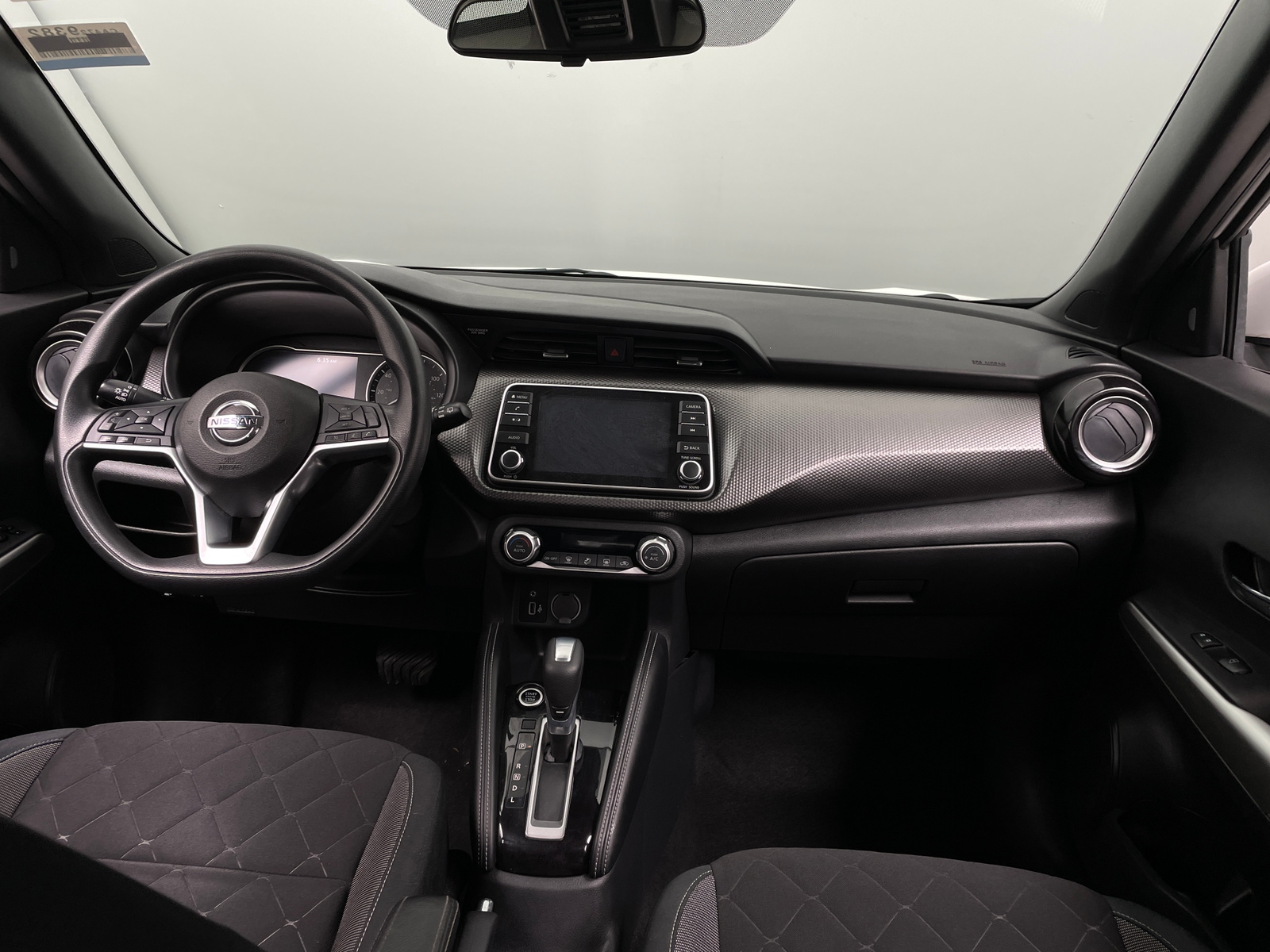 Thumbnail: 2020 Nissan Kicks - 3