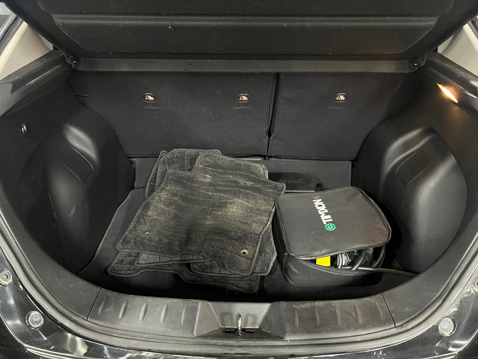 Thumbnail: 2018 Nissan Leaf - 6