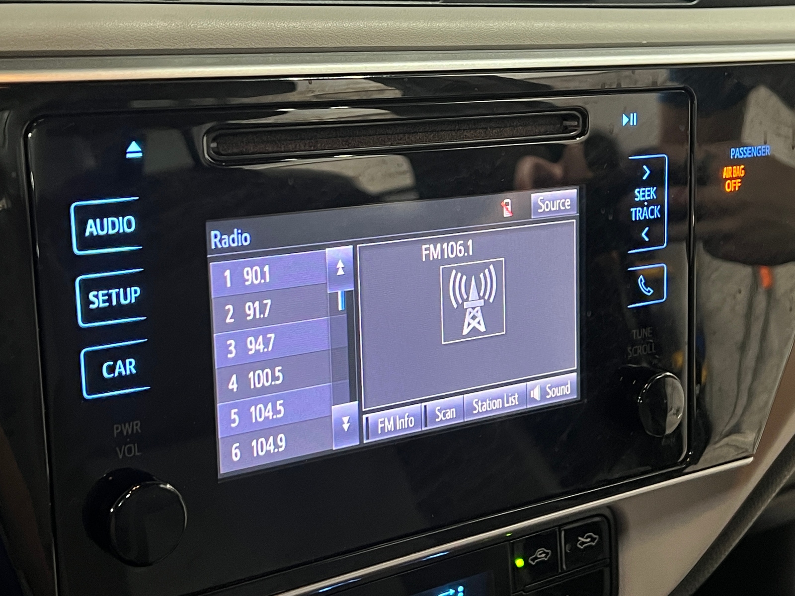 Thumbnail: 2018 Toyota Corolla - 4