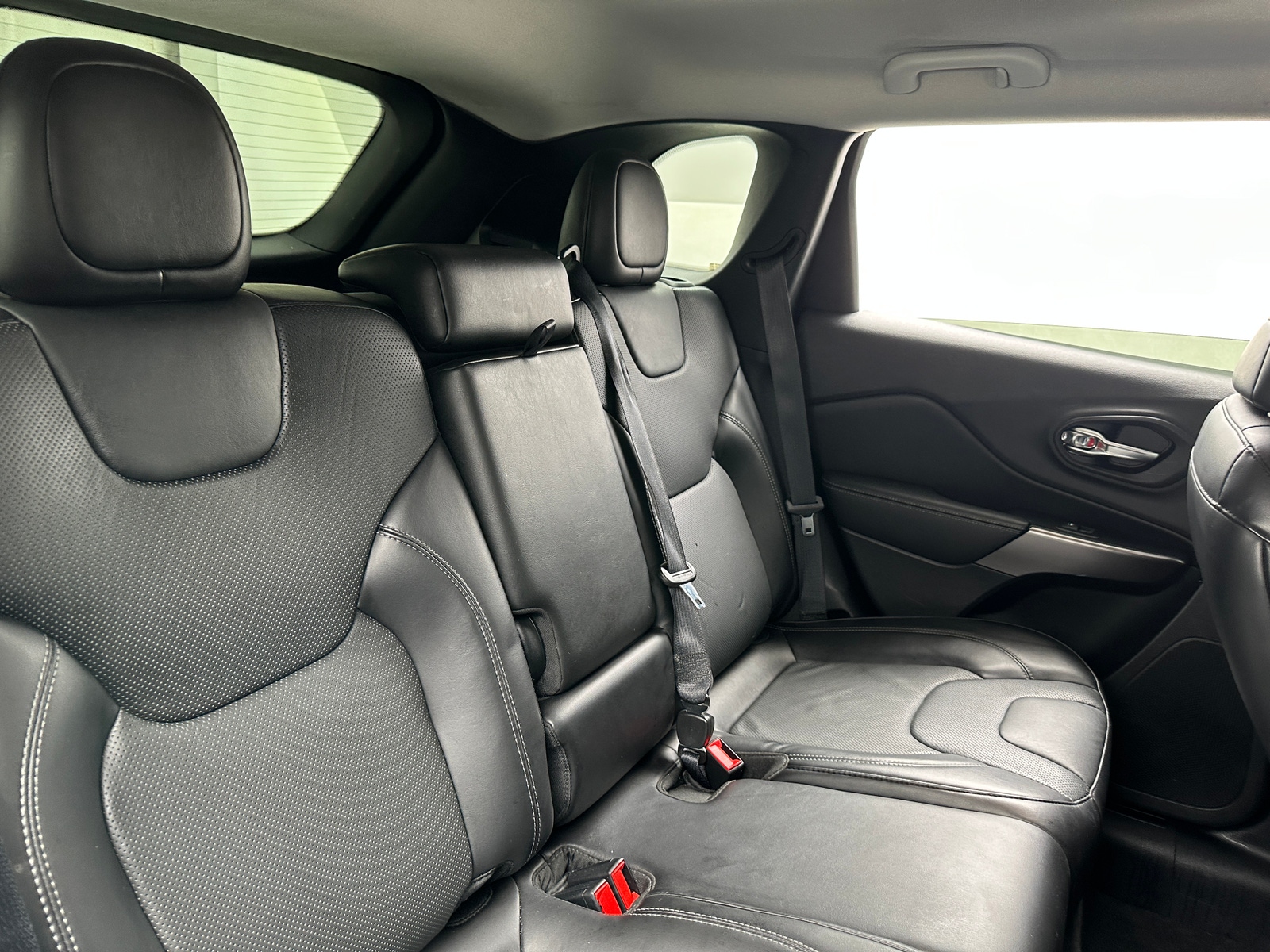 Thumbnail: 2019 Jeep Cherokee - 5