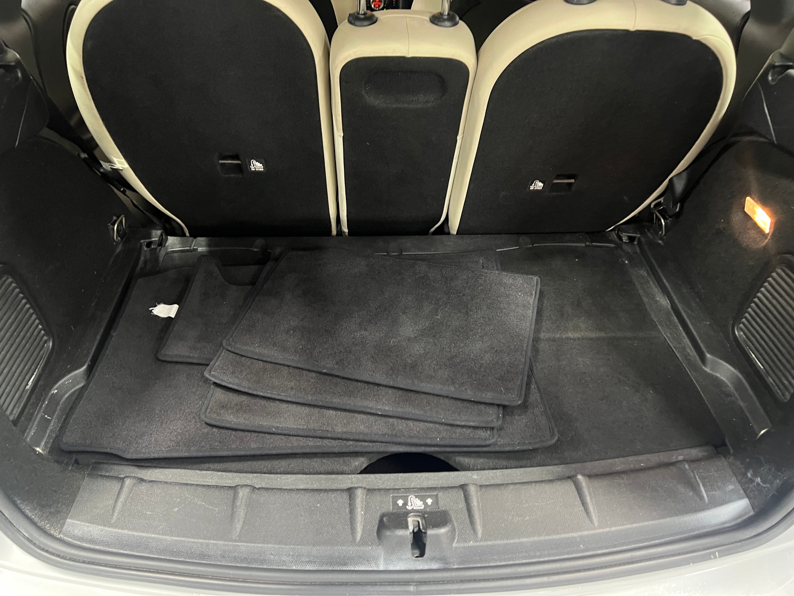 Thumbnail: 2013 MINI Cooper Countryman - 7