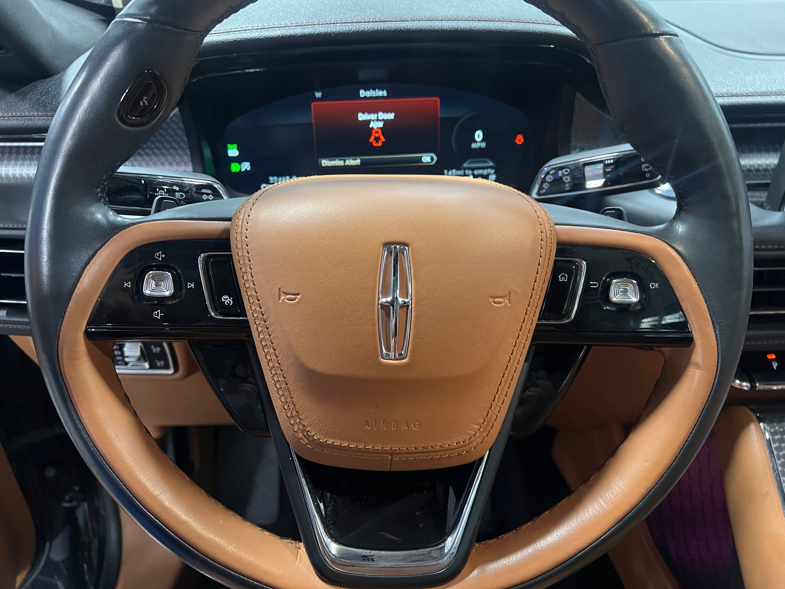 Thumbnail: 2022 Lincoln Aviator - 4