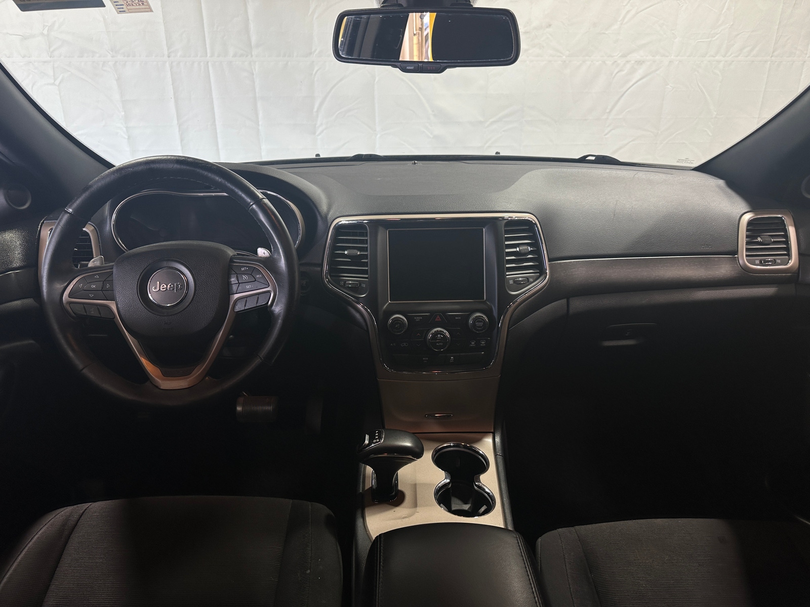 Thumbnail: 2015 Jeep Grand Cherokee - 3