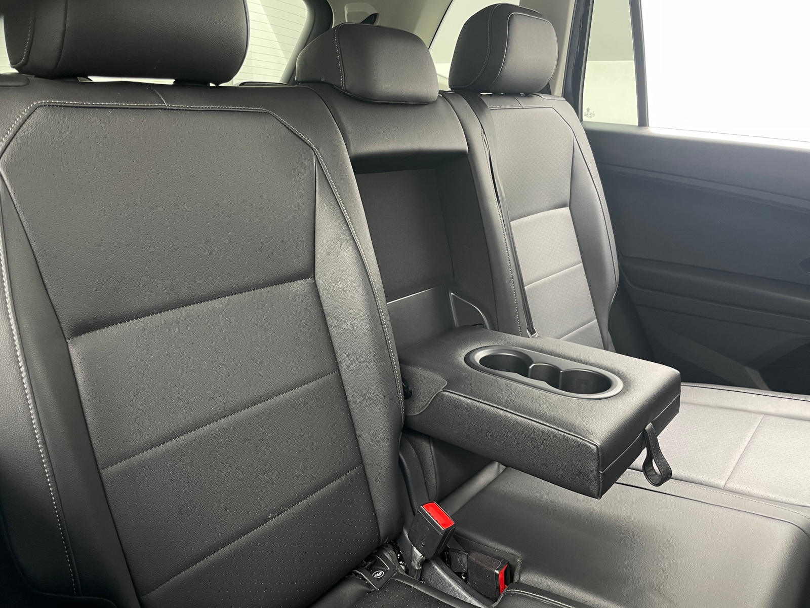 Thumbnail: 2018 Volkswagen Tiguan - 5