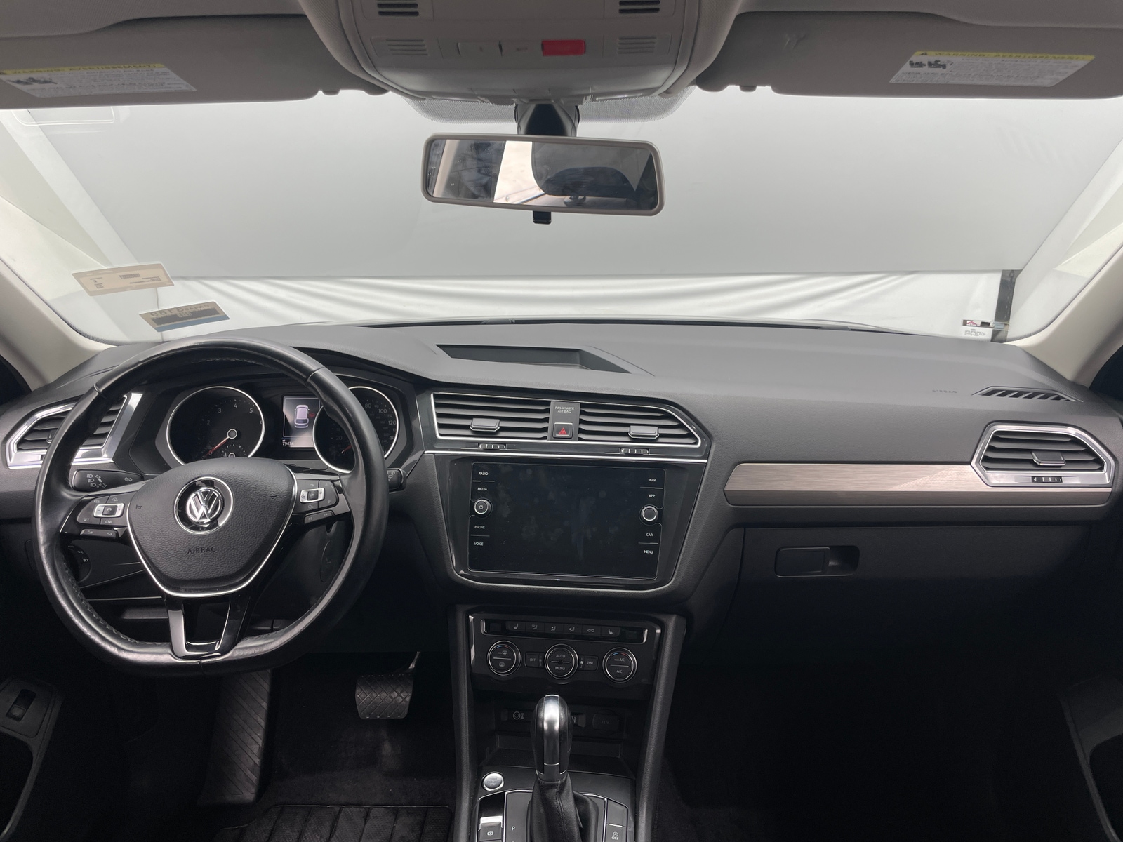 Thumbnail: 2018 Volkswagen Tiguan - 2