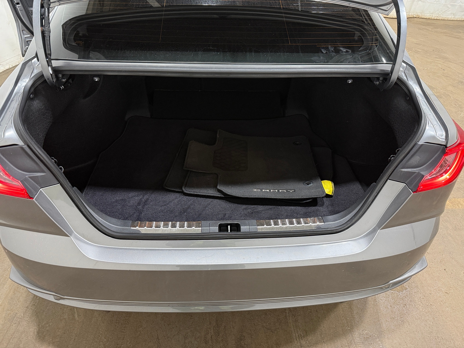 Thumbnail: 2025 Toyota Camry - 6